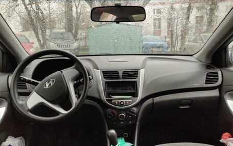 Hyundai Solaris II рестайлинг, 2011 год, 940 000 рублей, 13 фотография