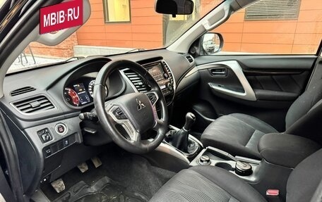 Mitsubishi Pajero Sport III рестайлинг, 2019 год, 2 990 000 рублей, 6 фотография