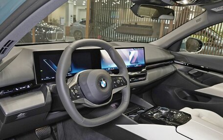 BMW 5 серия, 2023 год, 9 000 000 рублей, 10 фотография