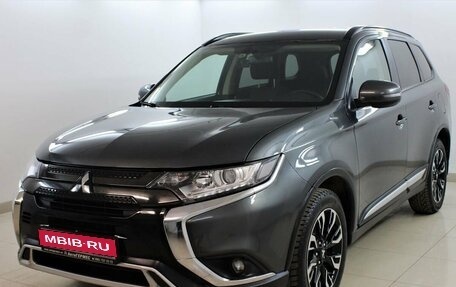 Mitsubishi Outlander III рестайлинг 3, 2021 год, 2 750 000 рублей, 1 фотография