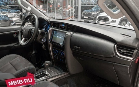 Toyota Fortuner II, 2022 год, 6 790 000 рублей, 16 фотография