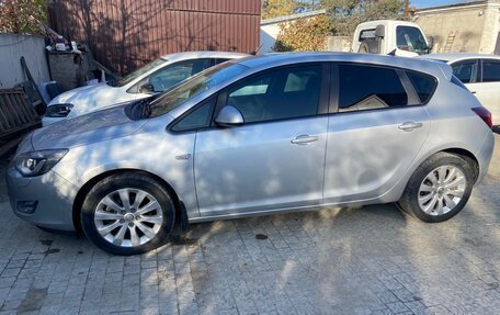 Opel Astra J, 2011 год, 1 077 000 рублей, 5 фотография