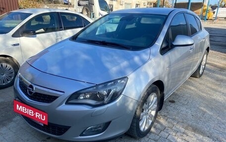 Opel Astra J, 2011 год, 1 077 000 рублей, 4 фотография