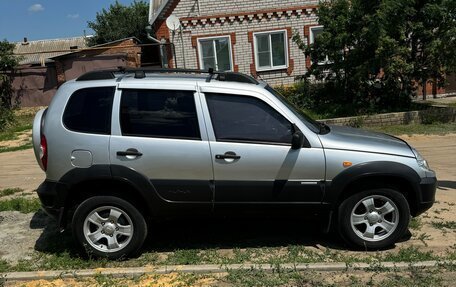 Chevrolet Niva I рестайлинг, 2010 год, 560 000 рублей, 8 фотография