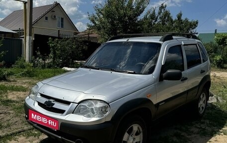 Chevrolet Niva I рестайлинг, 2010 год, 560 000 рублей, 3 фотография