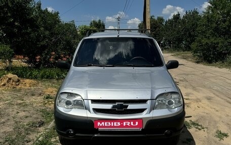 Chevrolet Niva I рестайлинг, 2010 год, 560 000 рублей, 2 фотография