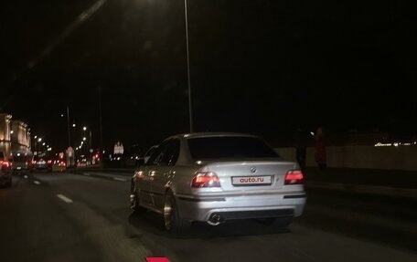 BMW 5 серия, 2000 год, 850 000 рублей, 13 фотография