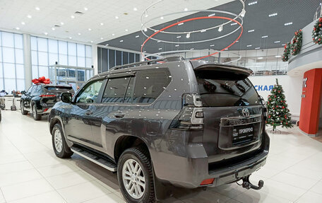 Toyota Land Cruiser Prado 150 рестайлинг 2, 2021 год, 7 200 000 рублей, 7 фотография