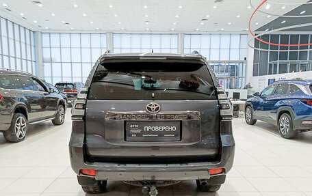 Toyota Land Cruiser Prado 150 рестайлинг 2, 2021 год, 7 200 000 рублей, 6 фотография