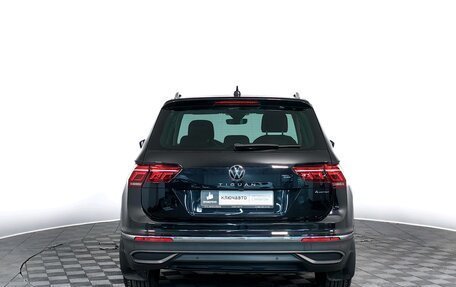 Volkswagen Tiguan II, 2021 год, 3 199 000 рублей, 6 фотография