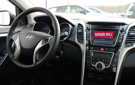 Hyundai i30 II рестайлинг, 2012 год, 797 000 рублей, 11 фотография