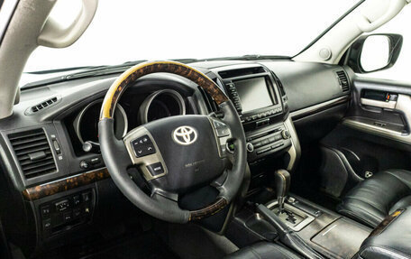 Toyota Land Cruiser 200, 2011 год, 3 099 000 рублей, 11 фотография