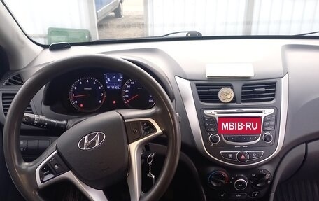 Hyundai Solaris II рестайлинг, 2013 год, 970 000 рублей, 9 фотография