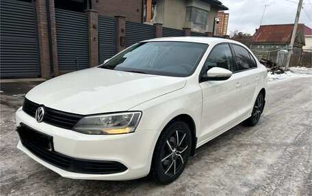 Volkswagen Jetta VI, 2012 год, 880 000 рублей, 1 фотография