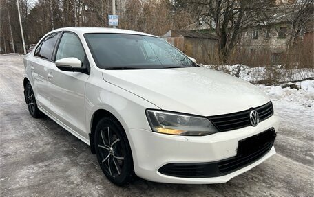 Volkswagen Jetta VI, 2012 год, 880 000 рублей, 2 фотография