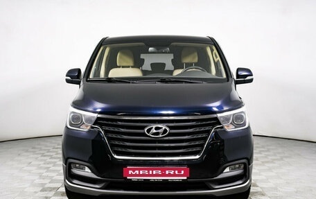 Hyundai H-1 II рестайлинг, 2019 год, 3 398 000 рублей, 2 фотография