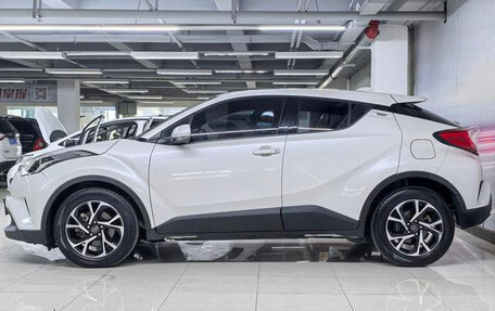 Toyota C-HR I рестайлинг, 2021 год, 2 100 000 рублей, 13 фотография