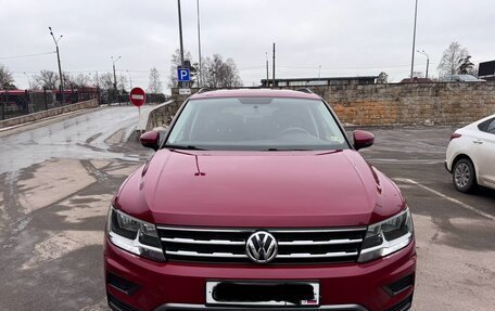 Volkswagen Tiguan II, 2017 год, 2 700 000 рублей, 4 фотография