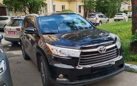 Toyota Highlander III, 2014 год, 2 990 000 рублей, 1 фотография