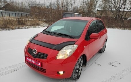 Toyota Yaris III рестайлинг, 2007 год, 420 000 рублей, 1 фотография