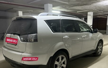 Mitsubishi Outlander III рестайлинг 3, 2010 год, 1 390 000 рублей, 5 фотография