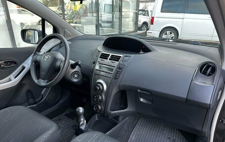 Toyota Yaris III рестайлинг, 2009 год, 628 000 рублей, 9 фотография