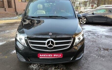 Mercedes-Benz V-Класс, 2017 год, 4 900 000 рублей, 10 фотография