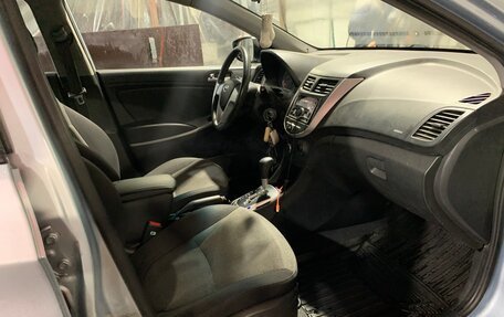 Hyundai Solaris II рестайлинг, 2011 год, 899 000 рублей, 9 фотография