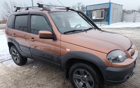 Chevrolet Niva I рестайлинг, 2018 год, 1 010 000 рублей, 2 фотография