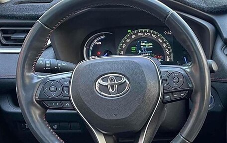 Toyota RAV4, 2021 год, 3 400 000 рублей, 7 фотография