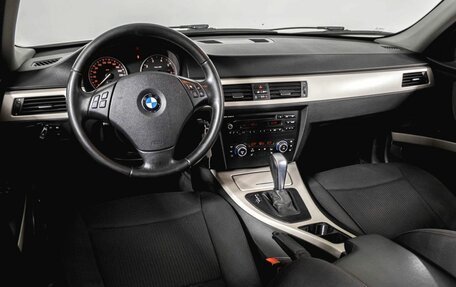 BMW 3 серия, 2011 год, 1 150 000 рублей, 25 фотография