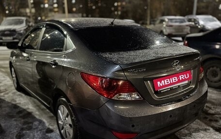 Hyundai Solaris II рестайлинг, 2013 год, 900 000 рублей, 3 фотография