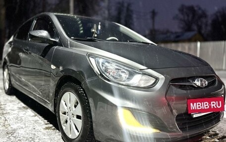 Hyundai Solaris II рестайлинг, 2013 год, 900 000 рублей, 2 фотография