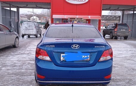 Hyundai Solaris II рестайлинг, 2011 год, 730 000 рублей, 5 фотография