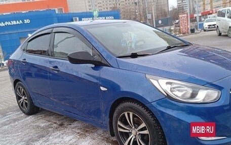 Hyundai Solaris II рестайлинг, 2011 год, 730 000 рублей, 3 фотография