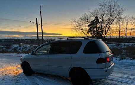 Toyota Ipsum II, 1996 год, 560 000 рублей, 2 фотография