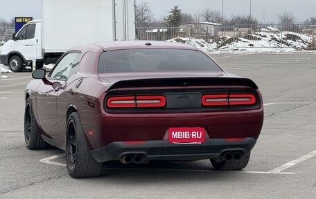 Dodge Challenger III рестайлинг 2, 2019 год, 4 950 000 рублей, 15 фотография