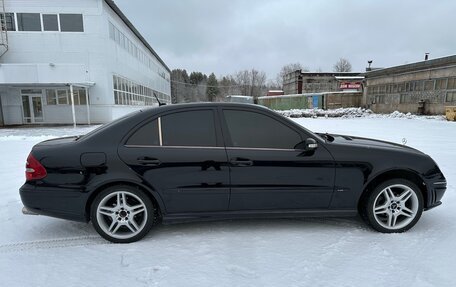 Mercedes-Benz E-Класс, 2004 год, 900 000 рублей, 9 фотография