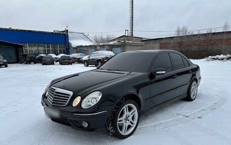 Mercedes-Benz E-Класс, 2004 год, 900 000 рублей, 4 фотография