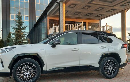 Toyota RAV4, 2019 год, 3 999 888 рублей, 4 фотография