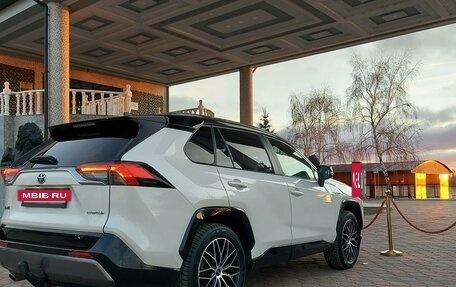 Toyota RAV4, 2019 год, 3 999 888 рублей, 6 фотография