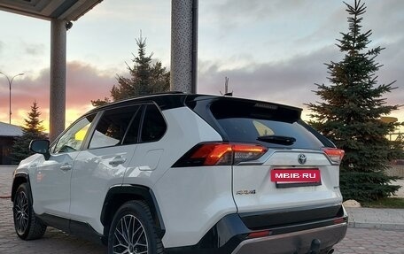 Toyota RAV4, 2019 год, 3 999 888 рублей, 8 фотография