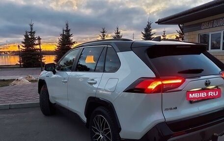 Toyota RAV4, 2019 год, 3 999 888 рублей, 10 фотография