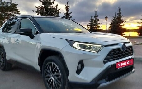 Toyota RAV4, 2019 год, 3 999 888 рублей, 12 фотография