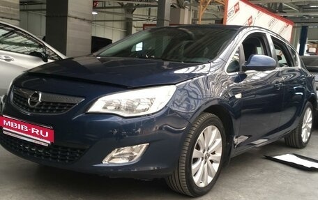 Opel Astra J, 2010 год, 750 000 рублей, 11 фотография