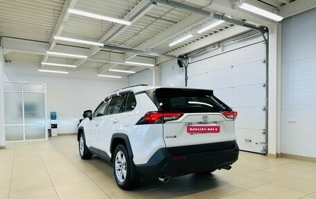 Toyota RAV4, 2019 год, 3 799 000 рублей, 4 фотография