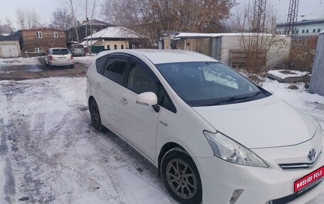 Toyota Prius Alpha I (ZVW40/41), 2013 год, 1 350 000 рублей, 1 фотография