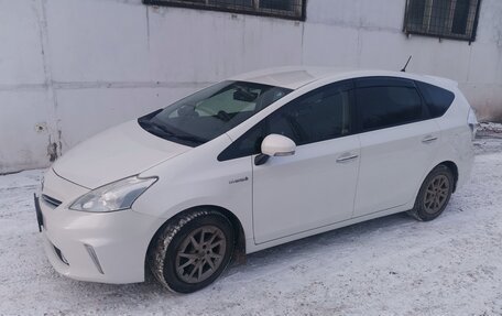 Toyota Prius Alpha I (ZVW40/41), 2013 год, 1 350 000 рублей, 3 фотография