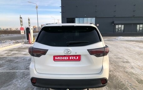 Toyota Highlander III, 2013 год, 3 677 000 рублей, 4 фотография