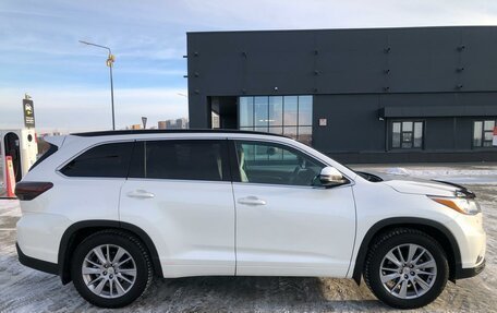 Toyota Highlander III, 2013 год, 3 677 000 рублей, 8 фотография